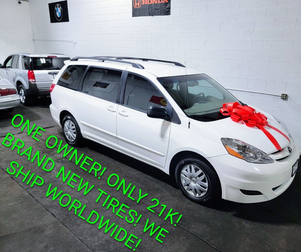 2007 Toyota Sienna Image 1