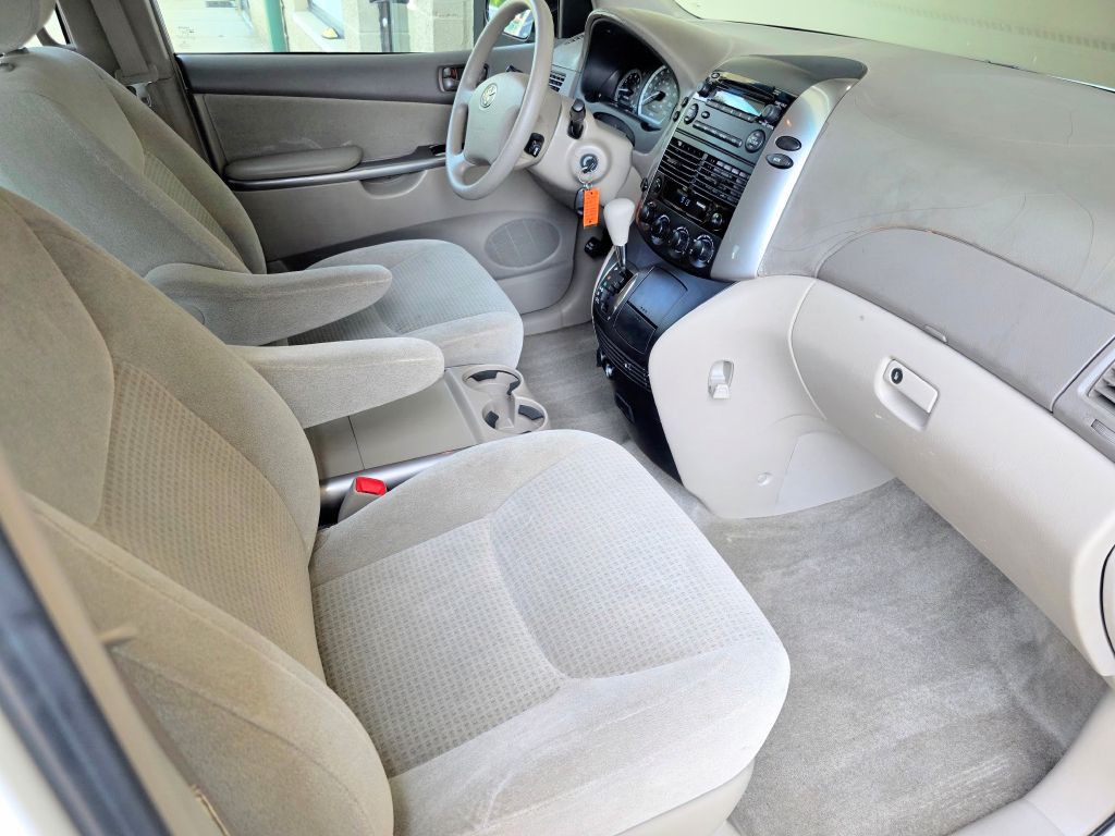 2007 Toyota Sienna Image 10