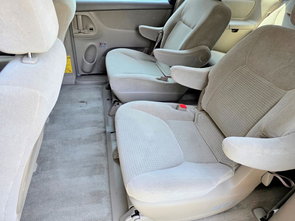 2007 Toyota Sienna Image 18
