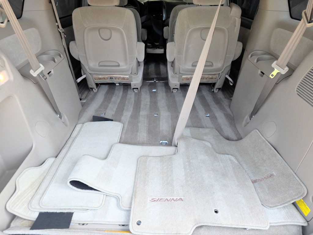2007 Toyota Sienna Image 28