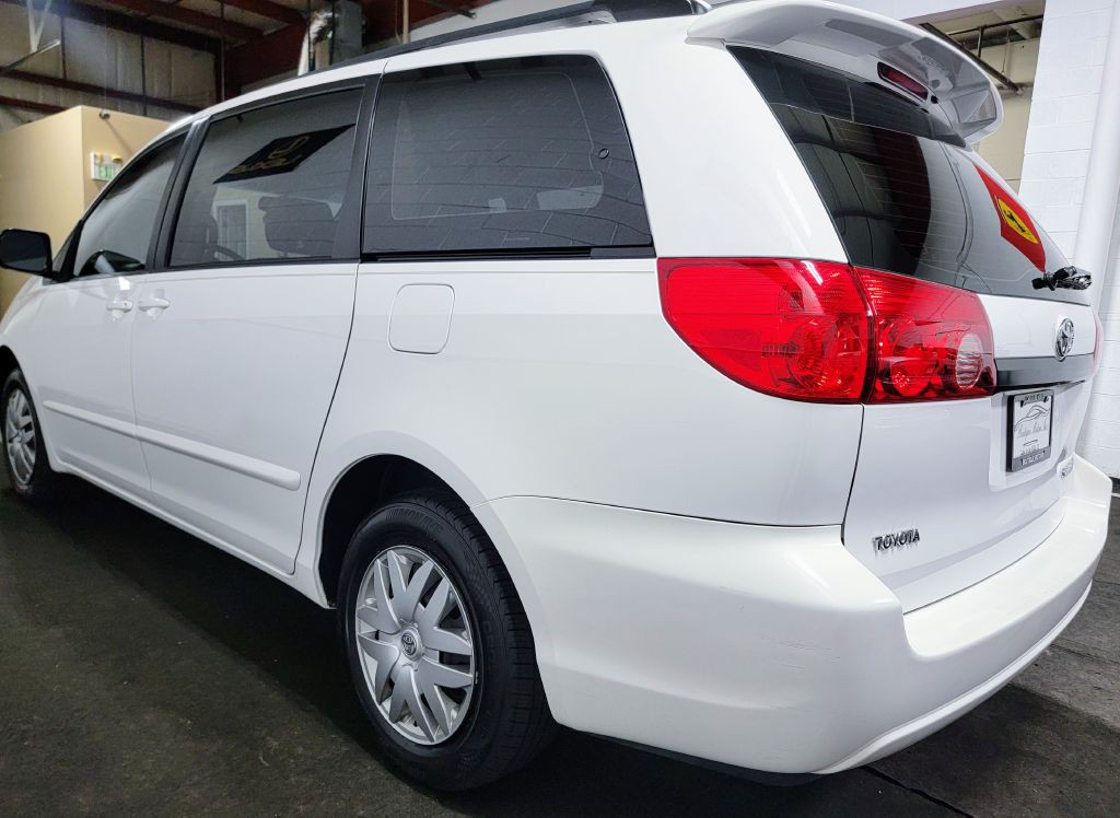 2007 Toyota Sienna Image 34