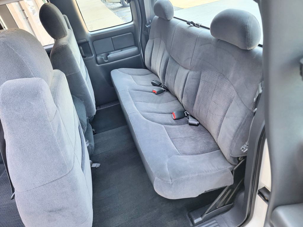 2001 Chevrolet Silverado 1500 Image 32