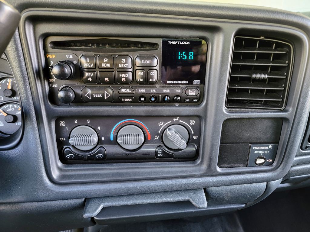 2001 Chevrolet Silverado 1500 Image 46
