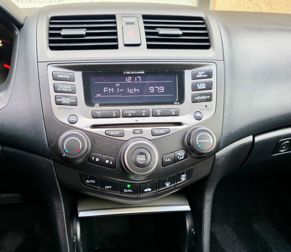 2007 Honda Accord Image 17