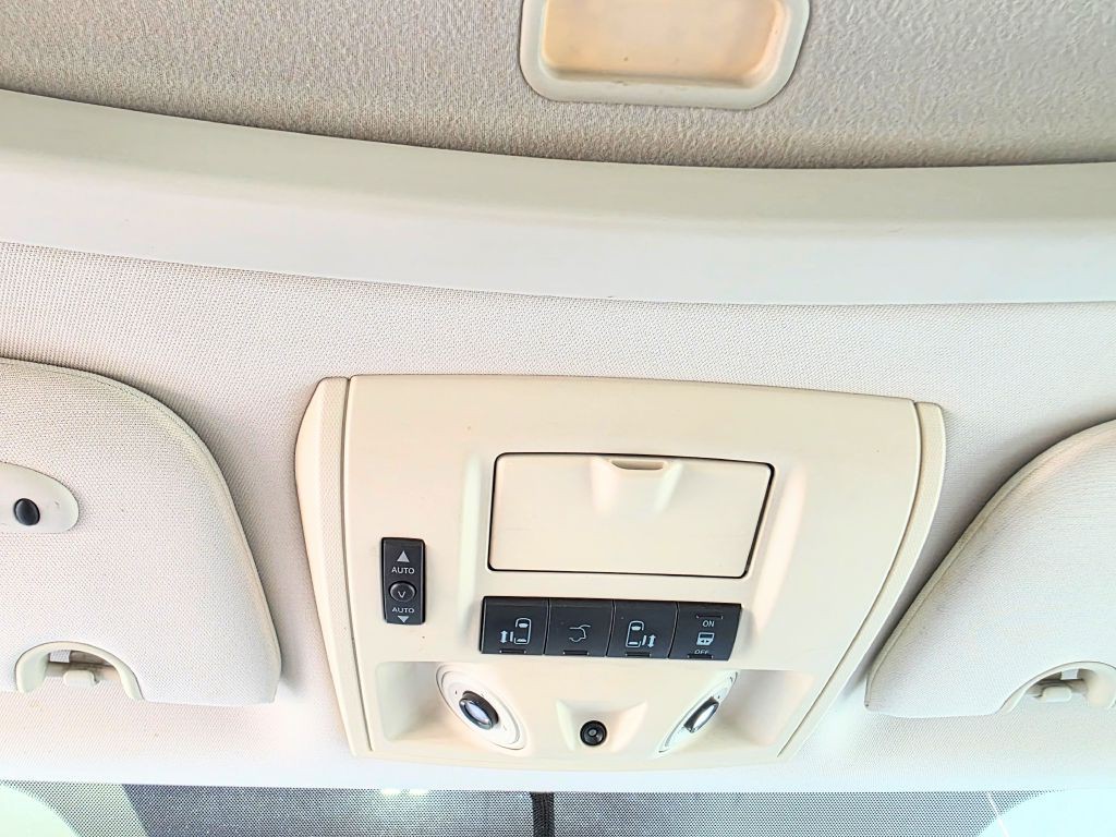 2008 Chrysler Town & Country Image 14