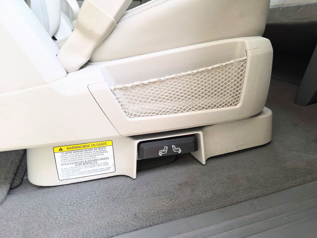 2008 Chrysler Town & Country Image 15