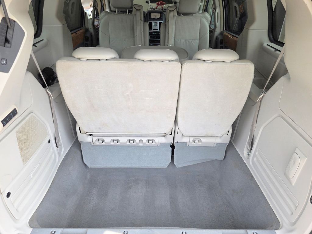 2008 Chrysler Town & Country Image 20