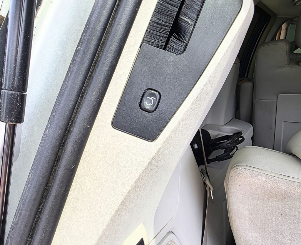 2008 Chrysler Town & Country Image 27
