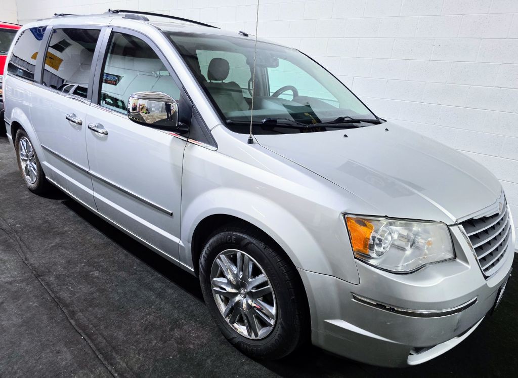 2008 Chrysler Town & Country Image 34