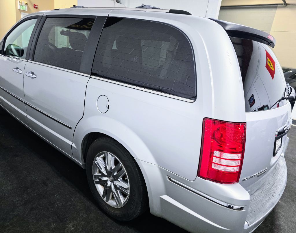 2008 Chrysler Town & Country Image 36