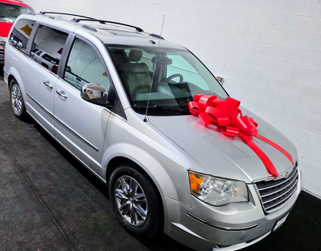 2008 Chrysler Town & Country Image 38