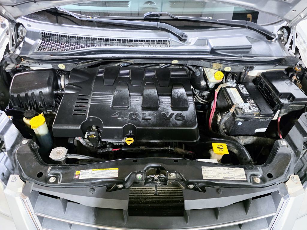 2008 Chrysler Town & Country Image 39