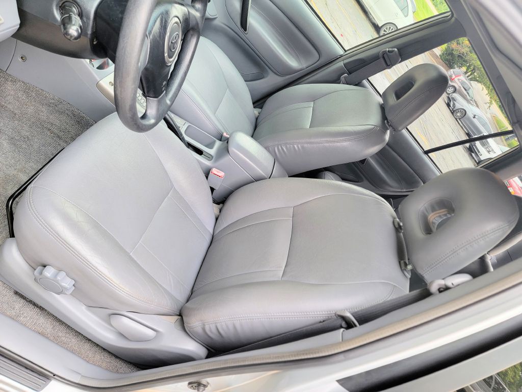 2002 Toyota Rav4 Image 9