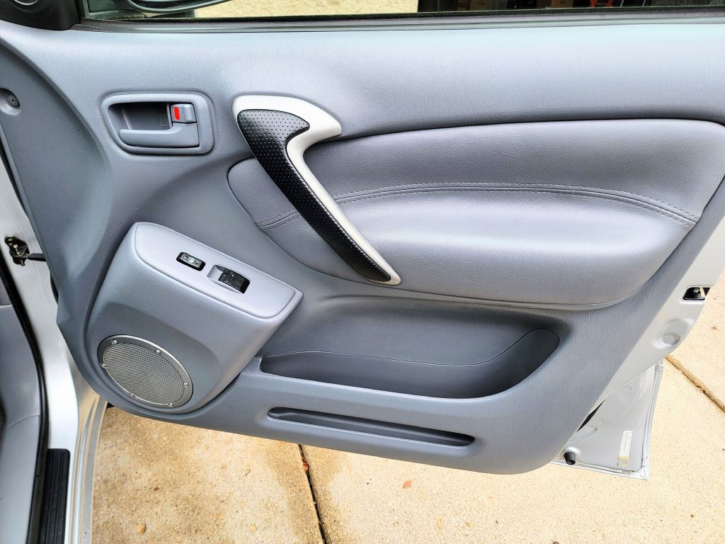 2002 Toyota Rav4 Image 24