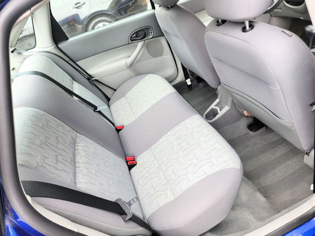 2005 Ford Focus Image 13