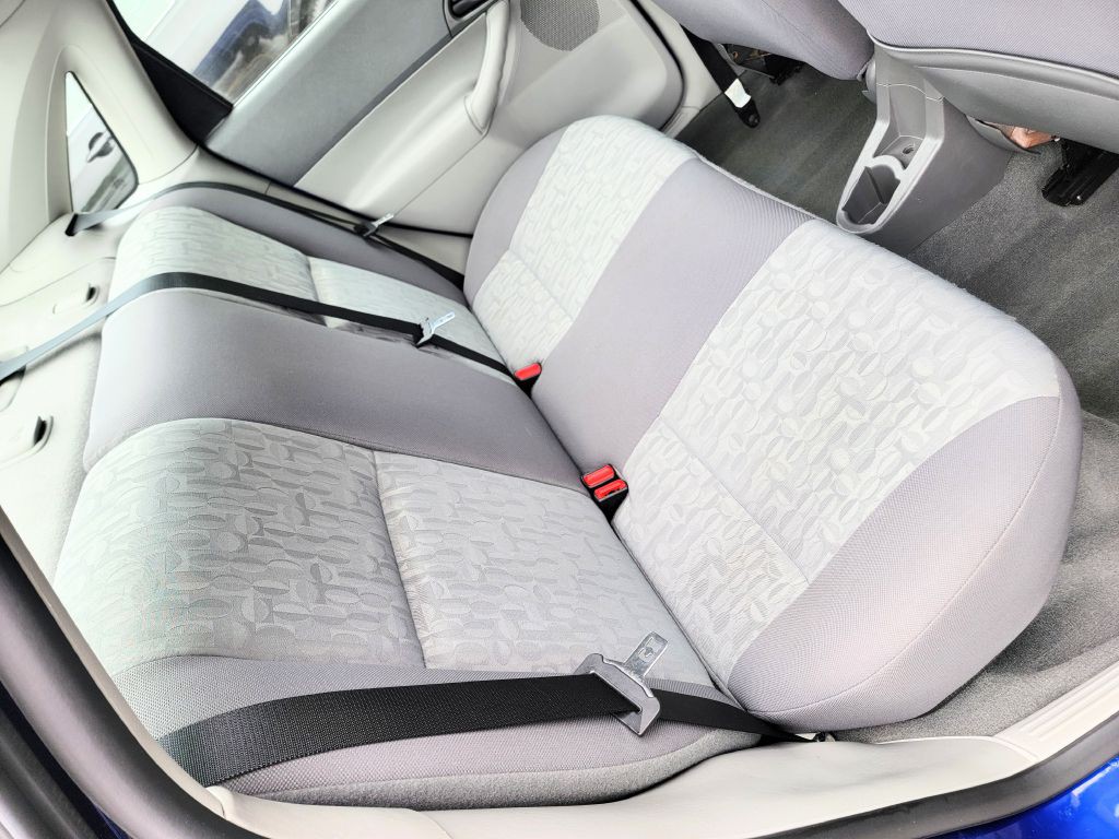 2005 Ford Focus Image 14