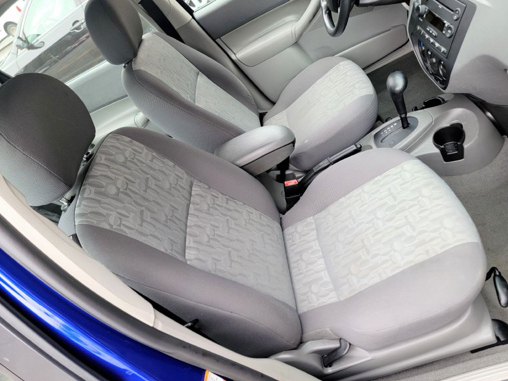 2005 Ford Focus Image 18