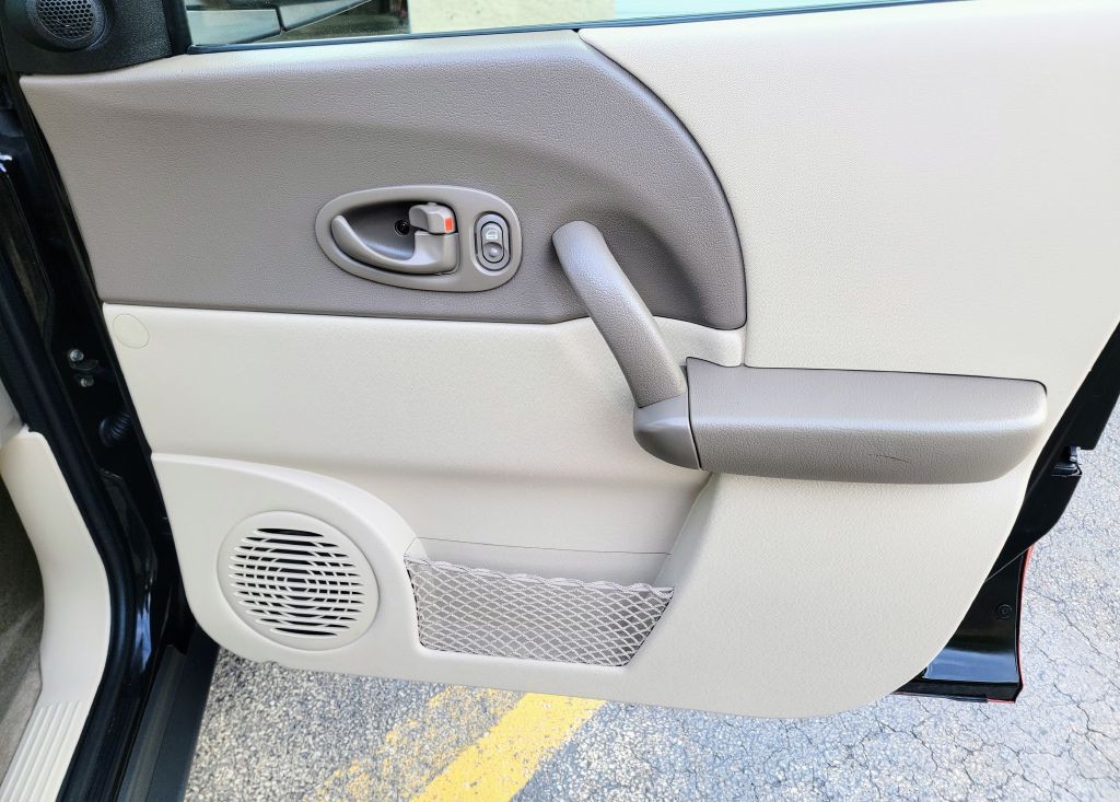 2002 Saturn Vue Image 34