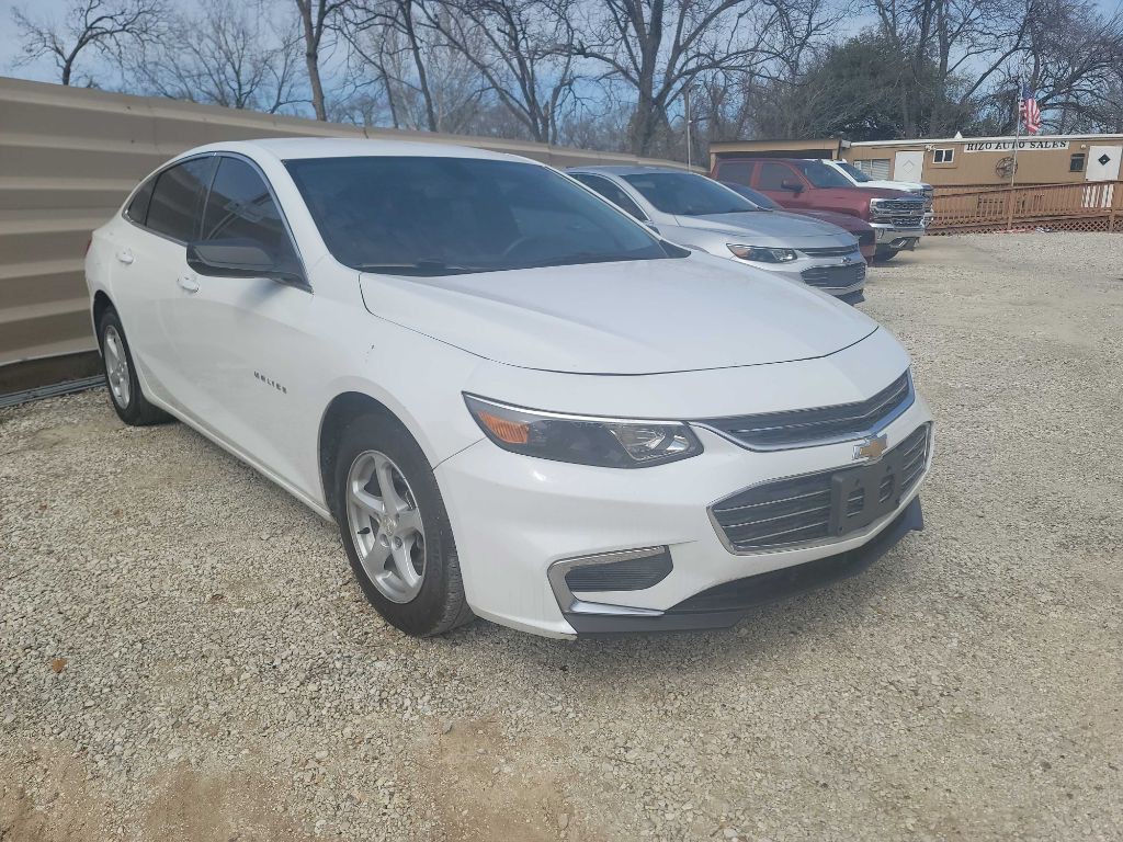 2016 Chevrolet Malibu Image 2