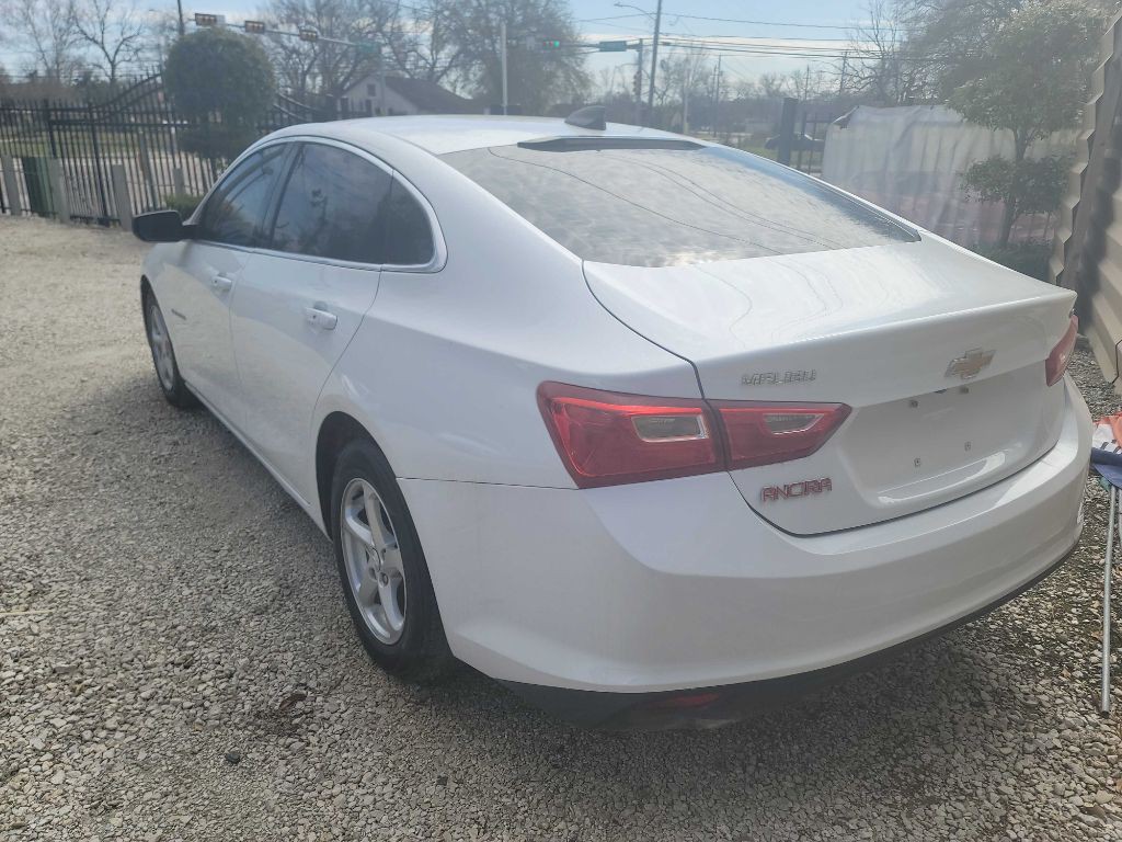 2016 Chevrolet Malibu Image 4