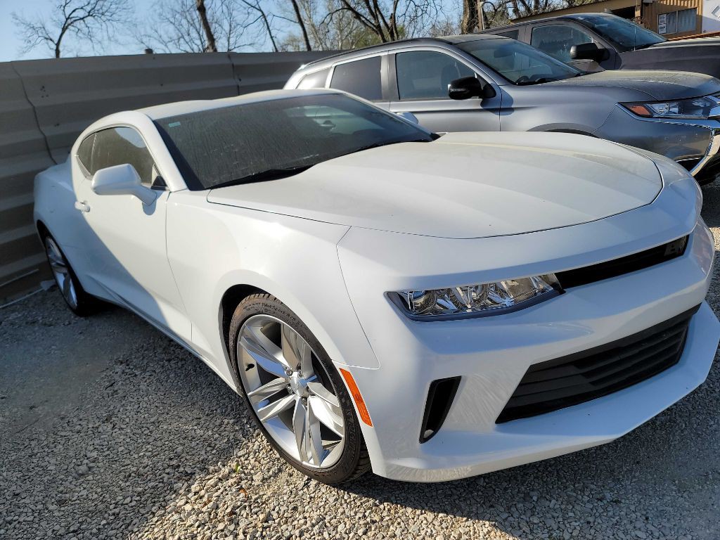 2016 Chevrolet Camaro Image 2