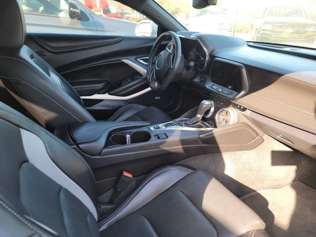 2016 Chevrolet Camaro Image 3