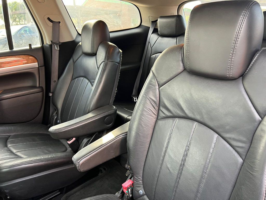 2010 Buick Enclave Image 8