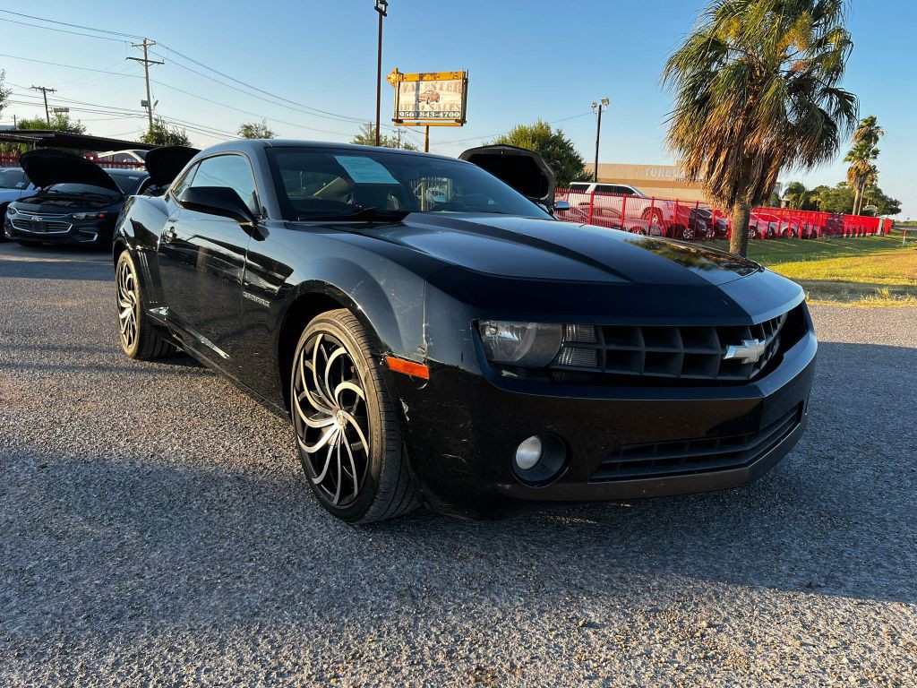 2011 Chevrolet Camaro Image 2