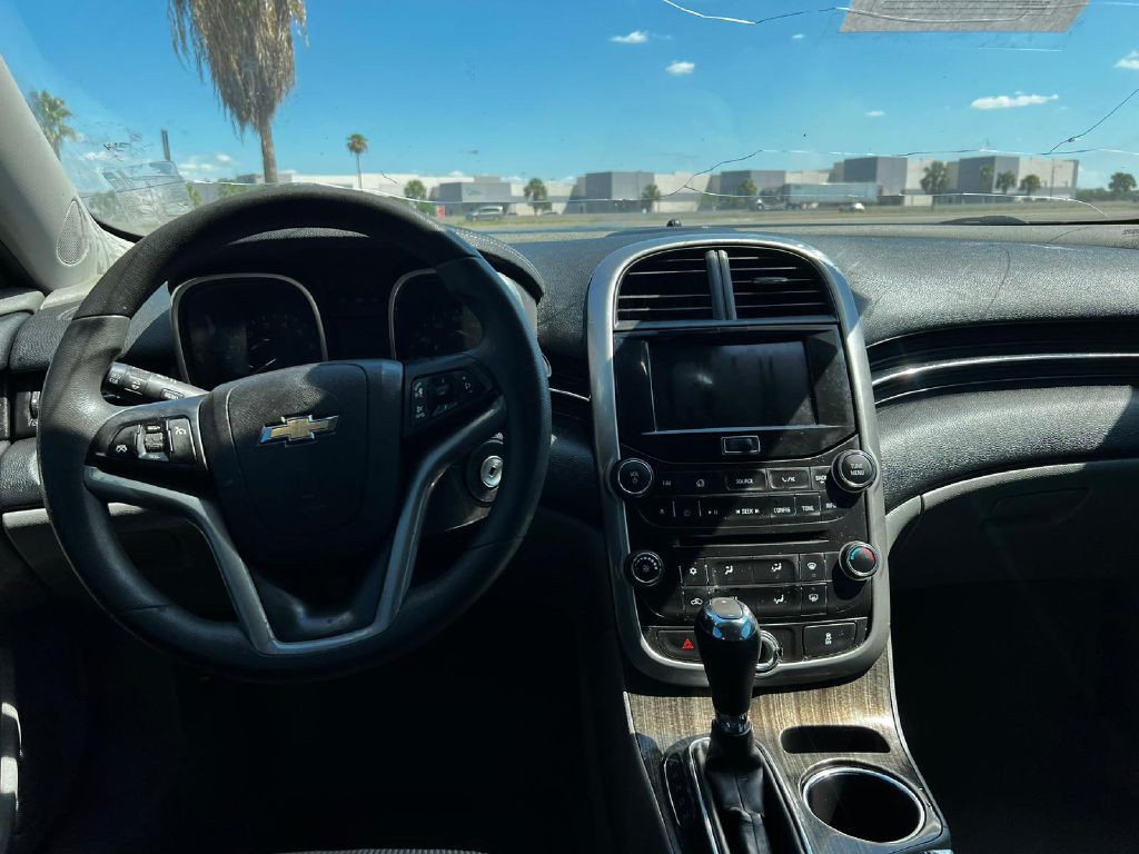 2015 Chevrolet Malibu Image 6