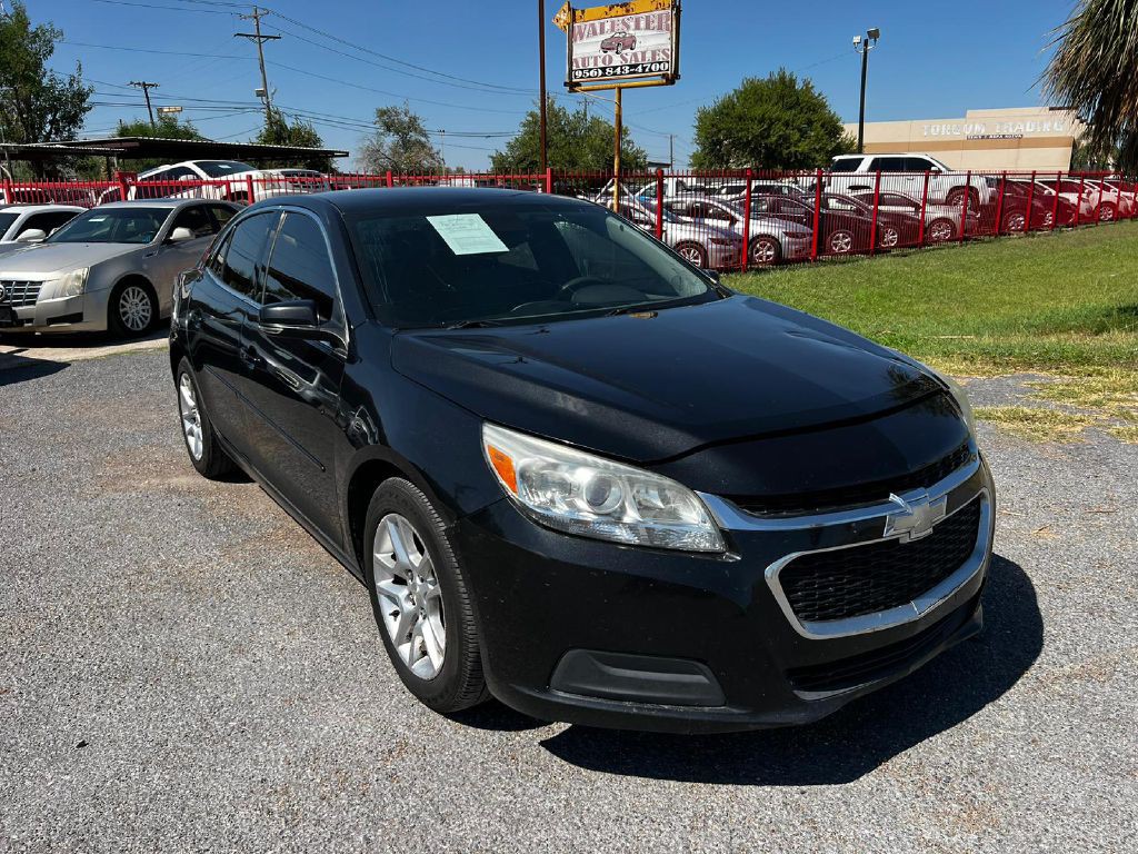 2015 Chevrolet Malibu Image 2