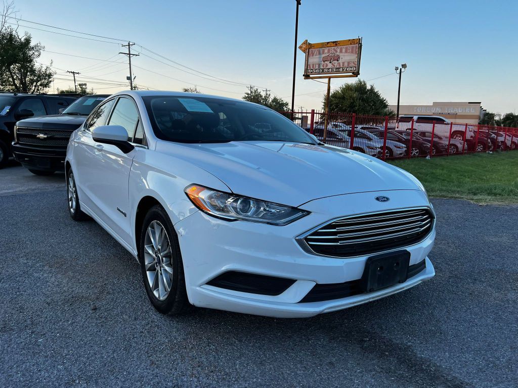 2017 Ford Fusion Image 2