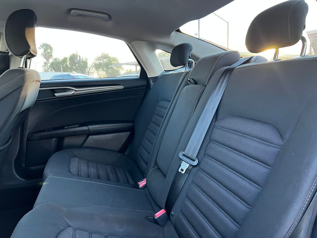 2017 Ford Fusion Image 8