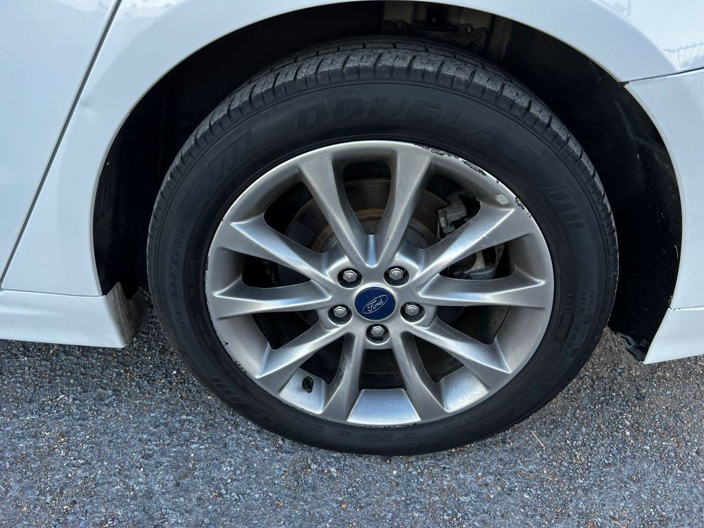 2017 Ford Fusion Image 9