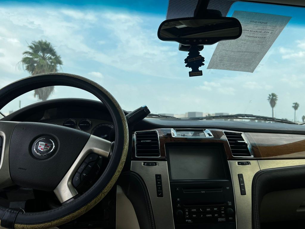 2009 Cadillac Escalade Image 6