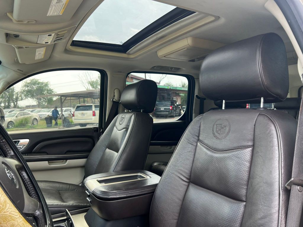 2009 Cadillac Escalade Image 7