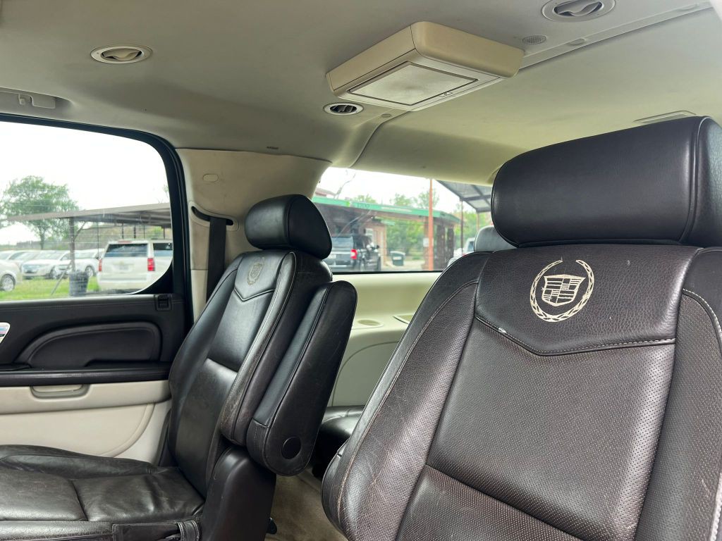 2009 Cadillac Escalade Image 8
