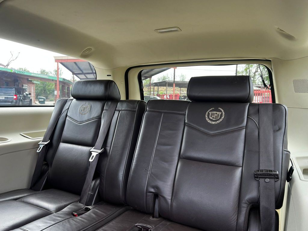 2009 Cadillac Escalade Image 9