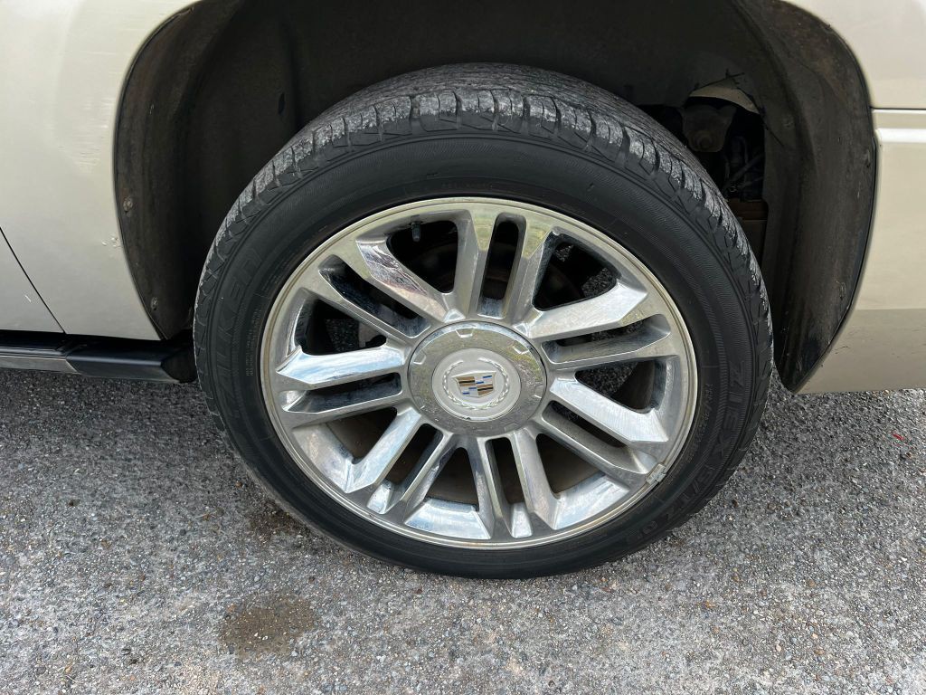 2009 Cadillac Escalade Image 10
