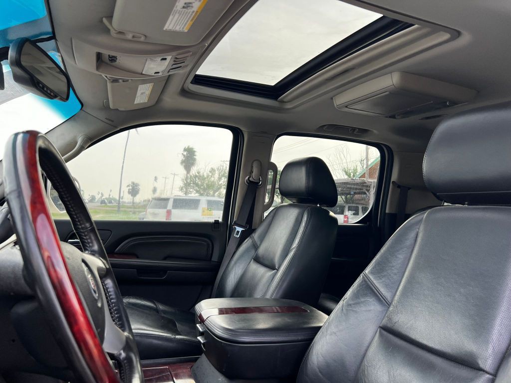 2009 Cadillac Escalade Image 7