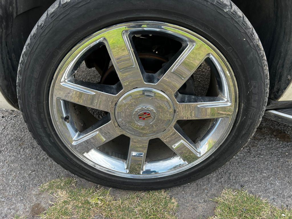 2009 Cadillac Escalade Image 10