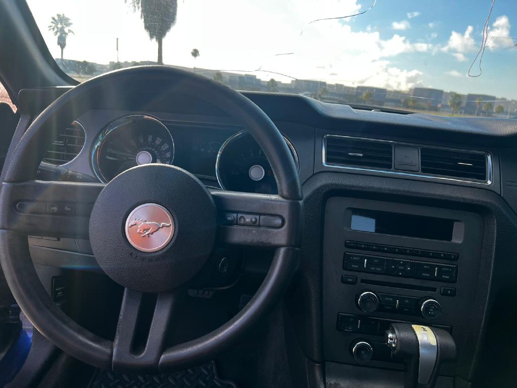 2012 Ford Mustang Image 6