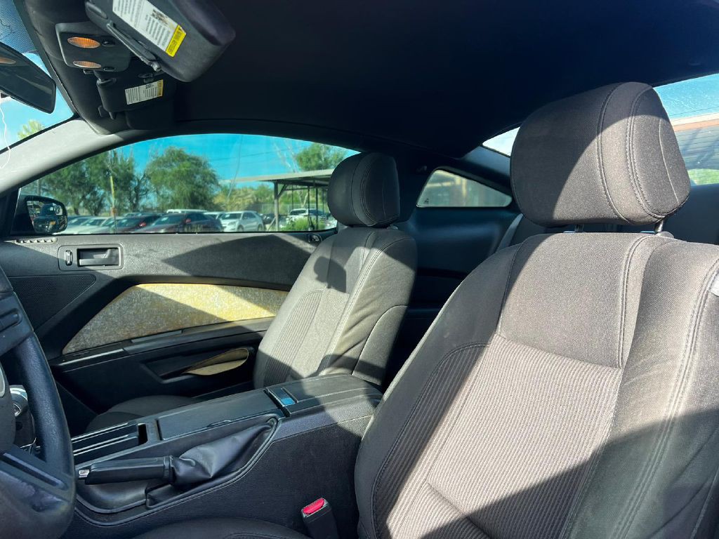 2012 Ford Mustang Image 7