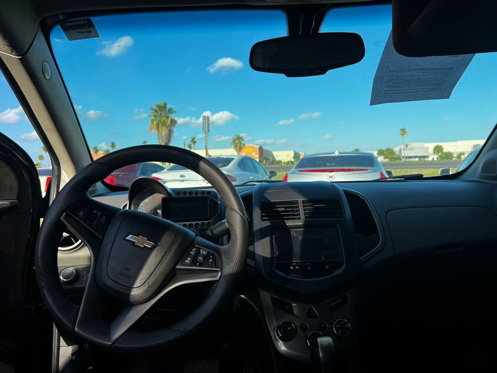 2015 Chevrolet Sonic Image 6