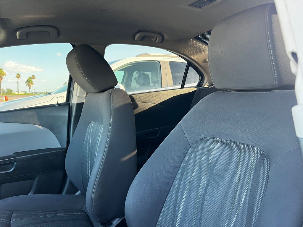 2015 Chevrolet Sonic Image 7