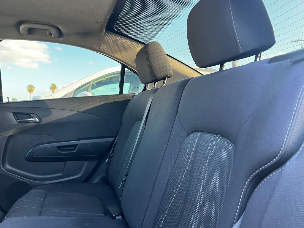 2015 Chevrolet Sonic Image 8