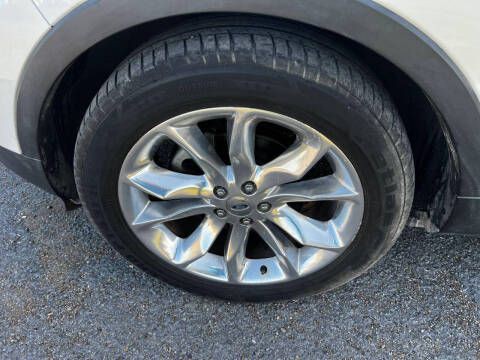 2011 Ford Explorer Image 10