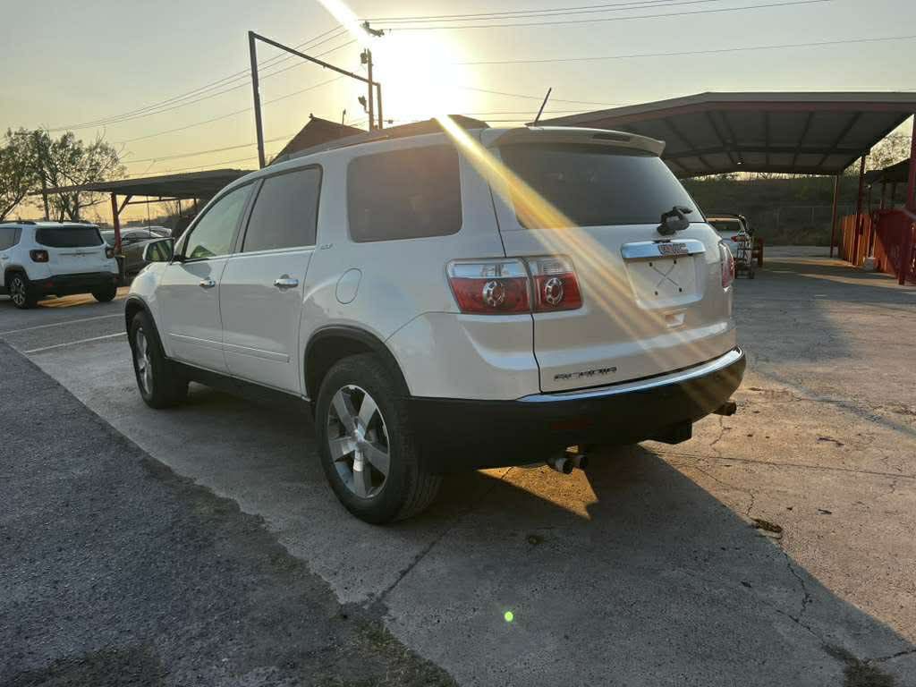 2012 GMC Acadia Image 4