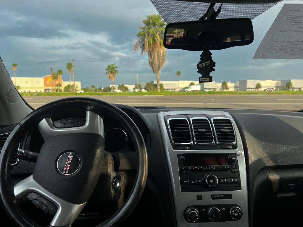 2012 GMC Acadia Image 7