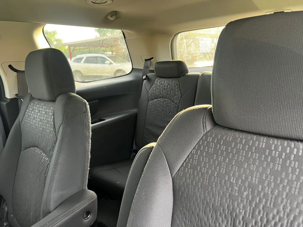 2012 GMC Acadia Image 8