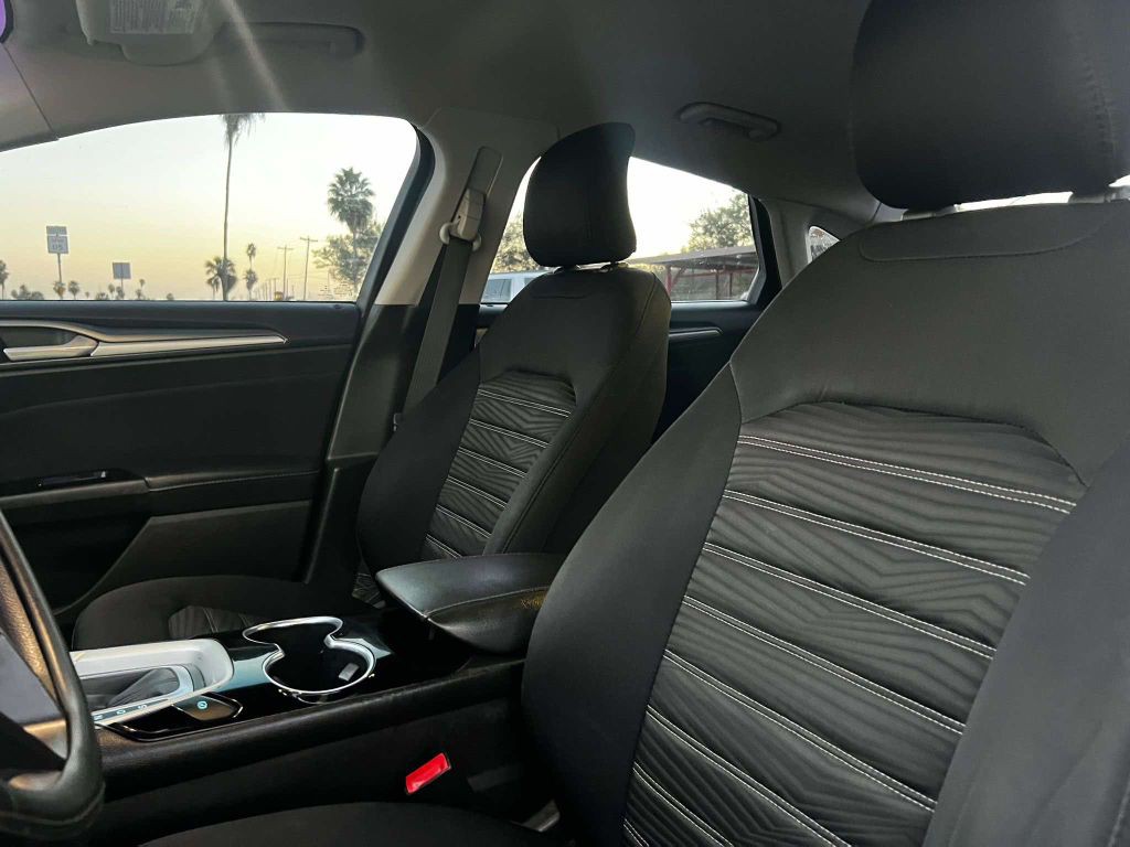 2016 Ford Fusion Image 7